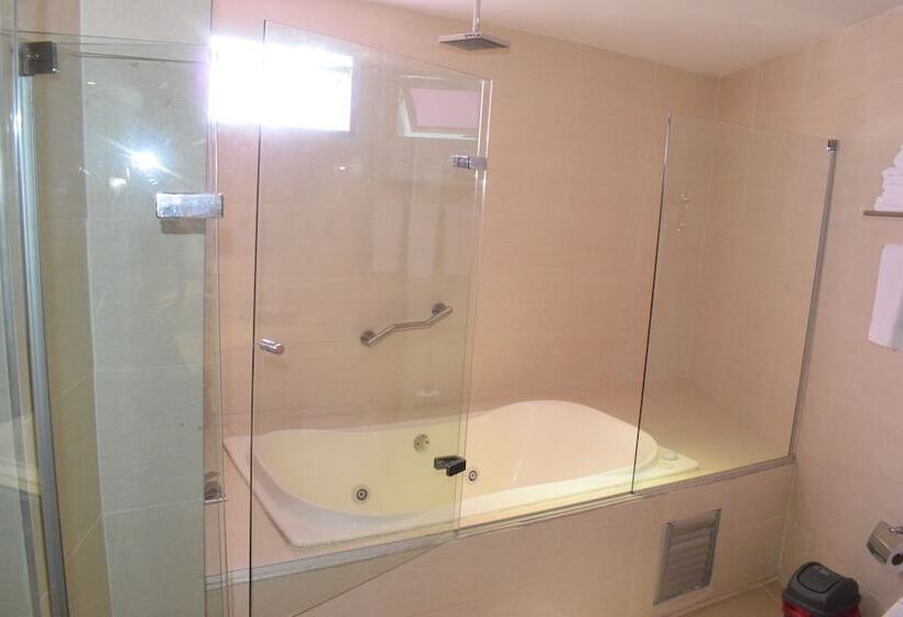 مجموعه ویستا شهر, Radisson Diamond Barranquilla