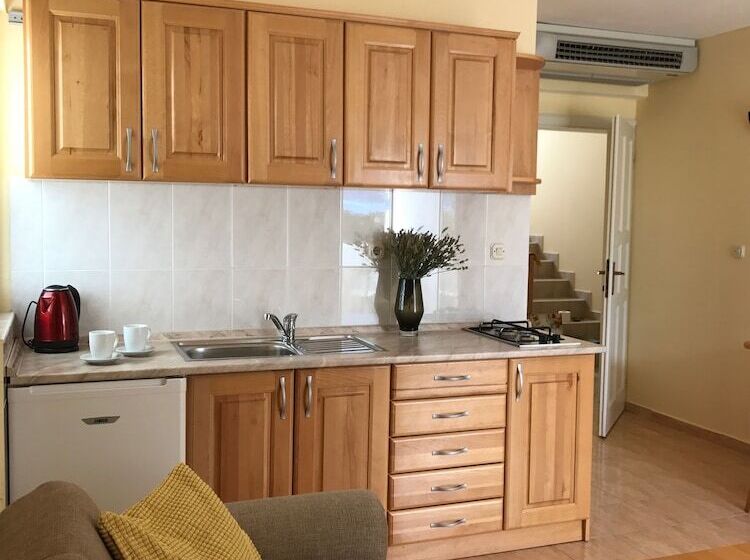 Апартаменты 1 Спальня Вид на Бассейн, Illyrian Resort