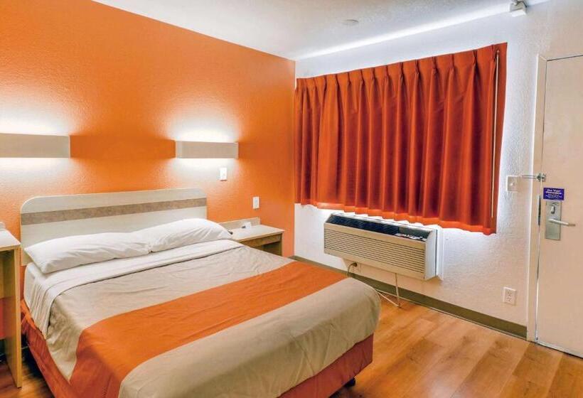 スタンダードルーム, Motel 6 Huntsville, Tx