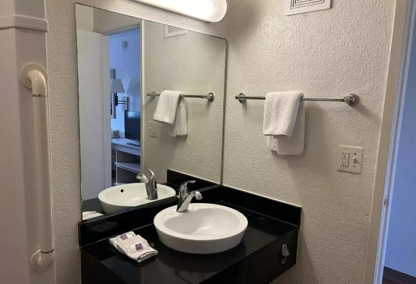 スタンダード4人部屋, Motel 6 Stanton, Ca