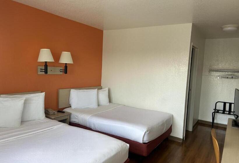 חדר סטנדרט לארבעה, Motel 6 Stanton, Ca