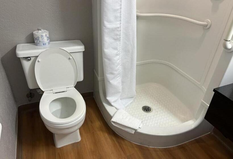 Четырехместный номер Премиум, Motel 6 Stanton, Ca