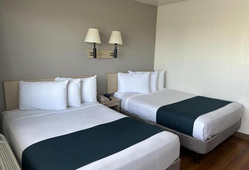 חדר פרמיום לארבעה, Motel 6 Stanton, Ca