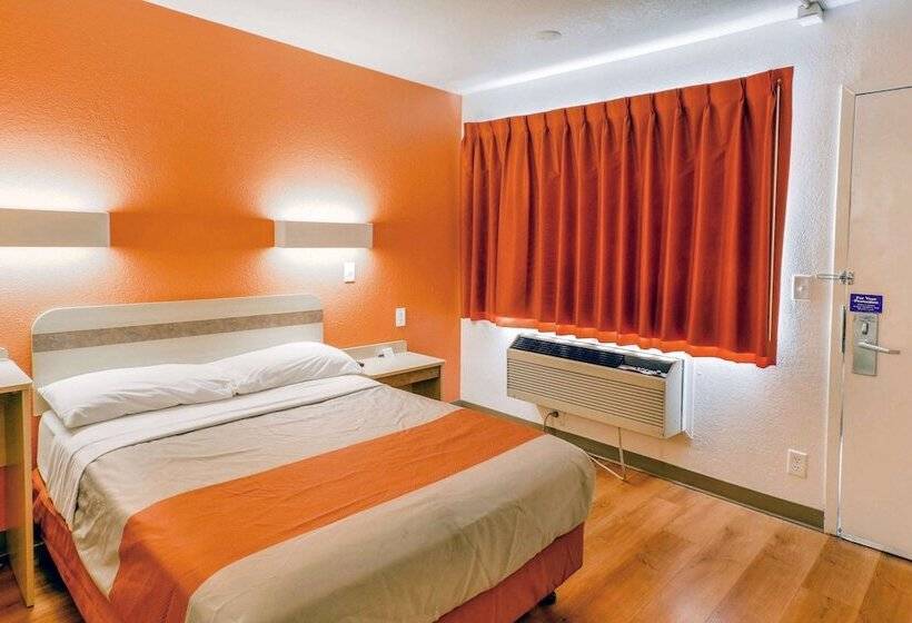 Номер Deluxe, Motel 6 Huntsville, Tx