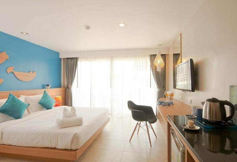 带阳台的高级房间, Ratana Apart Hotel At Kamala