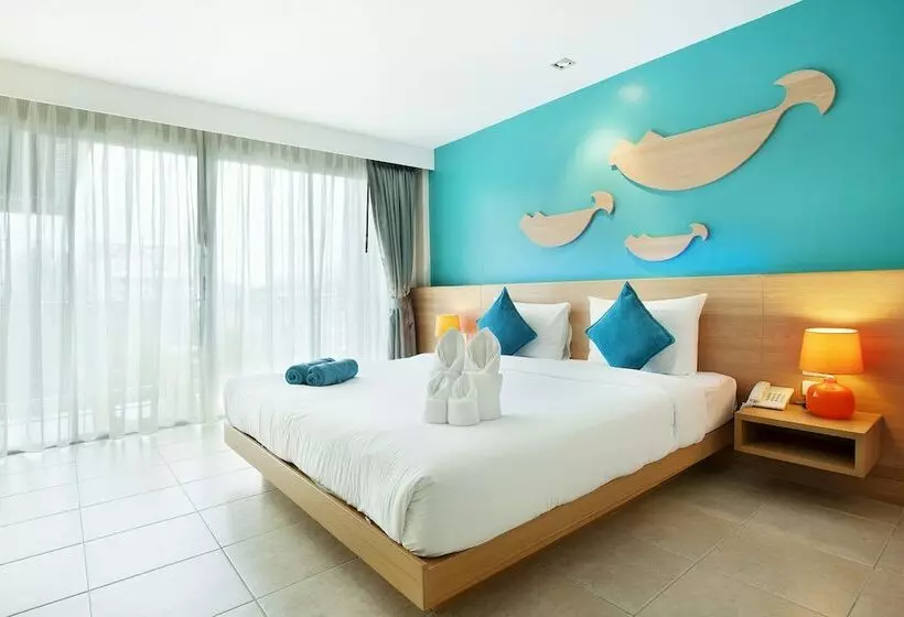バルコニー付きスーペリアルーム, Ratana Apart Hotel At Kamala