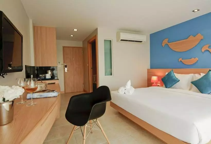 バルコニー付きスーペリアルーム, Ratana Apart Hotel At Kamala
