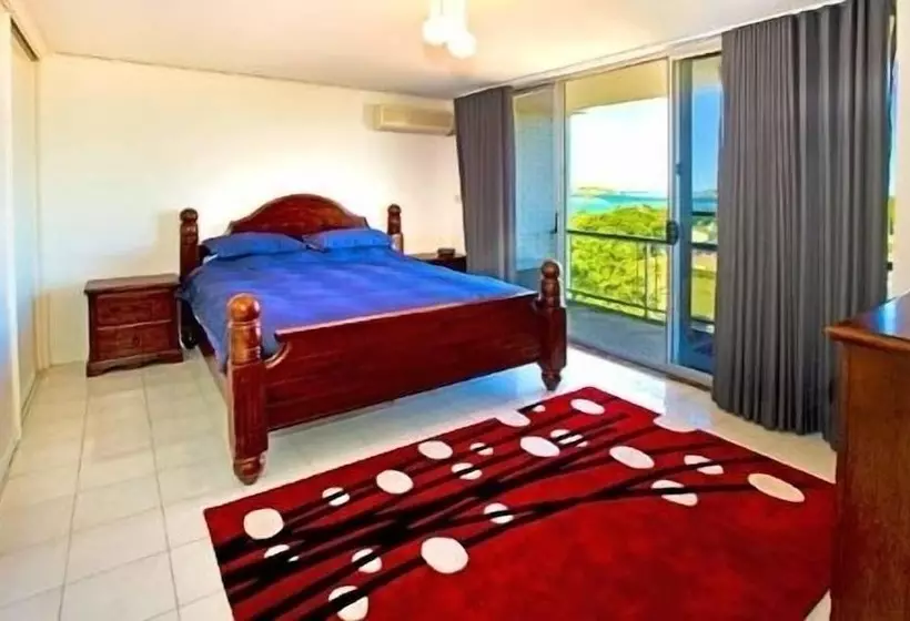 1 Bedroom Penthouse Apartment, Tradewinds Apartments