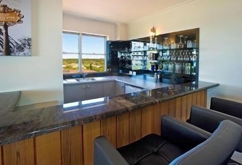 带1个卧室的顶楼公寓, Tradewinds Apartments