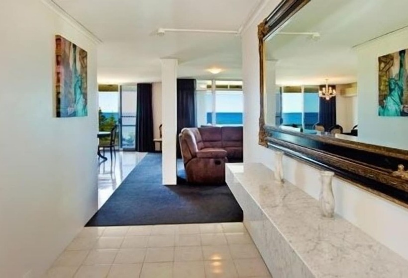 １ベッドルームペントハウスアパート, Tradewinds Apartments