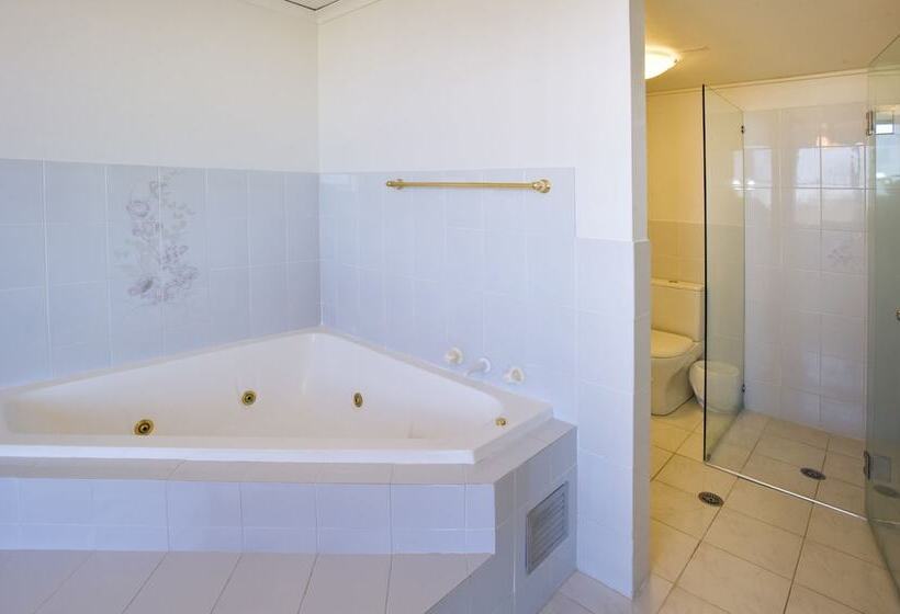 带1个卧室的顶楼公寓, Tradewinds Apartments