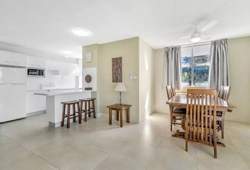 Huoneisto 3 Makuuhuonetta, Tradewinds Apartments