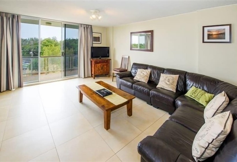 ３ベッドルームアパートメント, Tradewinds Apartments