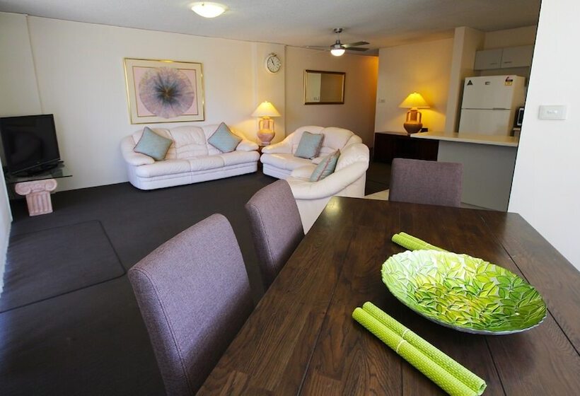 ２ベッドルームアパートメント, Tradewinds Apartments