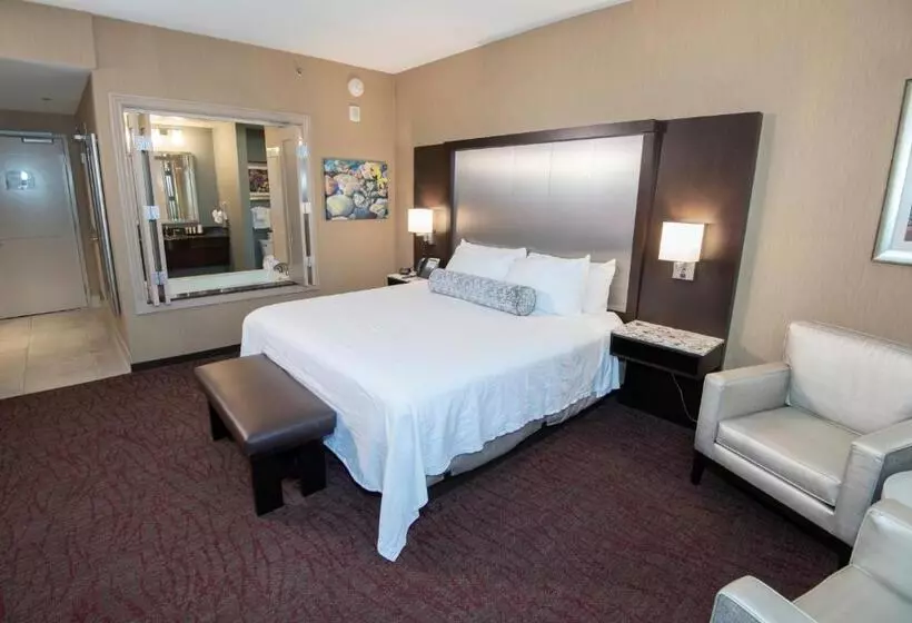 キングサイズベッドのデラックススイート, Winriver Resort And Casino