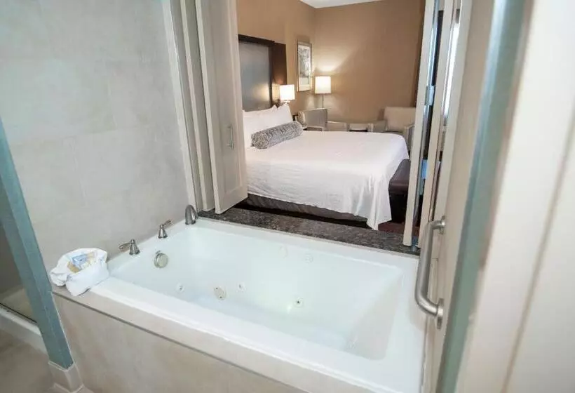 キングサイズベッドのデラックススイート, Winriver Resort And Casino