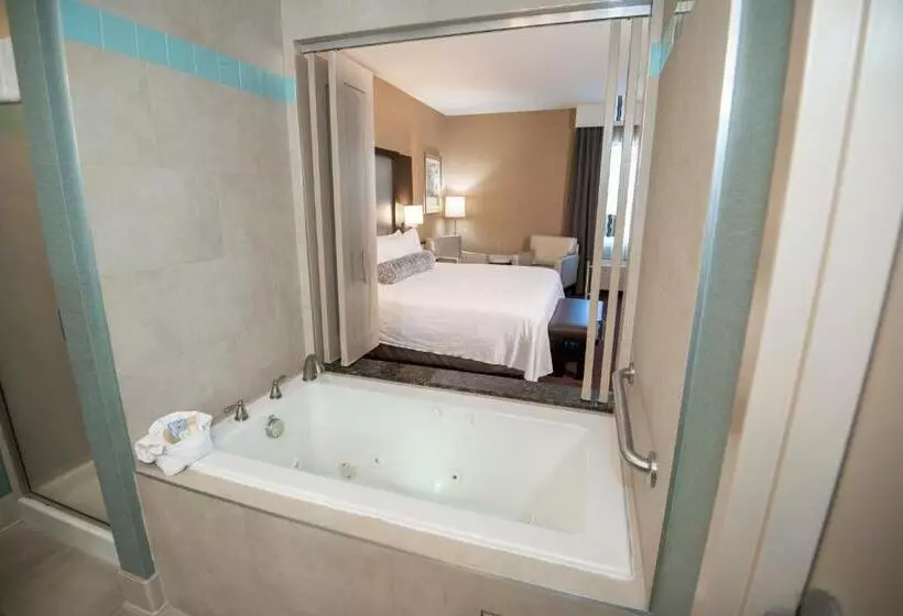 キングサイズベッドのデラックススイート, Winriver Resort And Casino