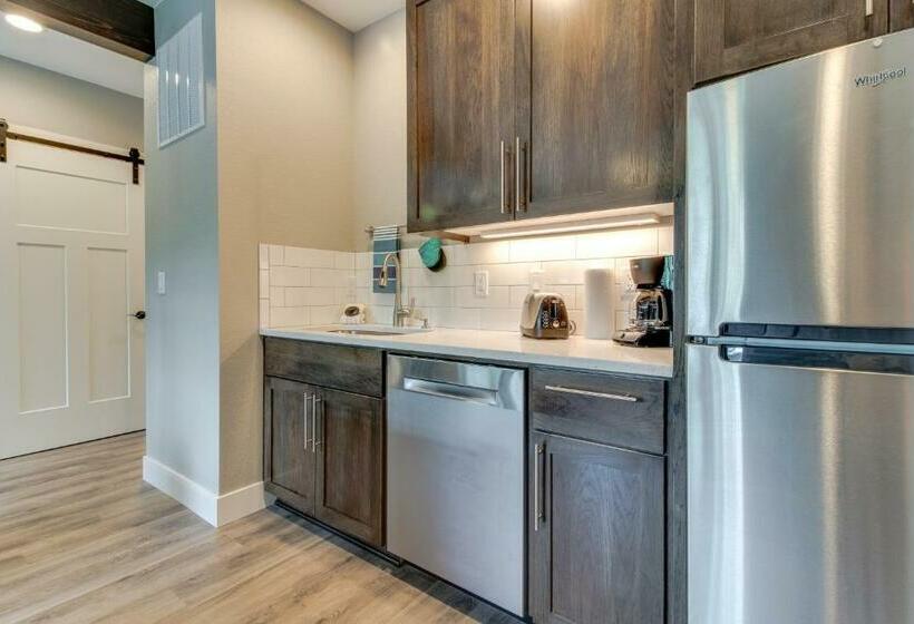 标准工作室, Johnson Street Studio