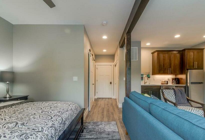 标准工作室, Johnson Street Studio