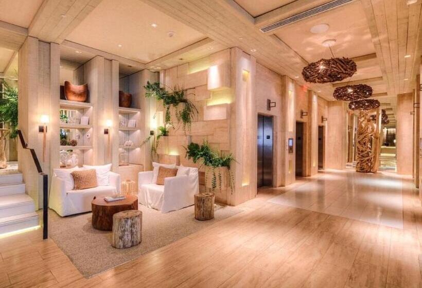 Люкс с Балконом, 1 Hotel & Homes Miami Beach Oceanfront Residence Suites By Joe Semary