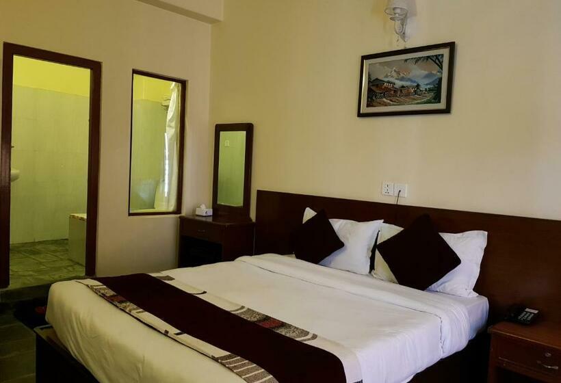 اتاق لوکس با بالکن, Kunja