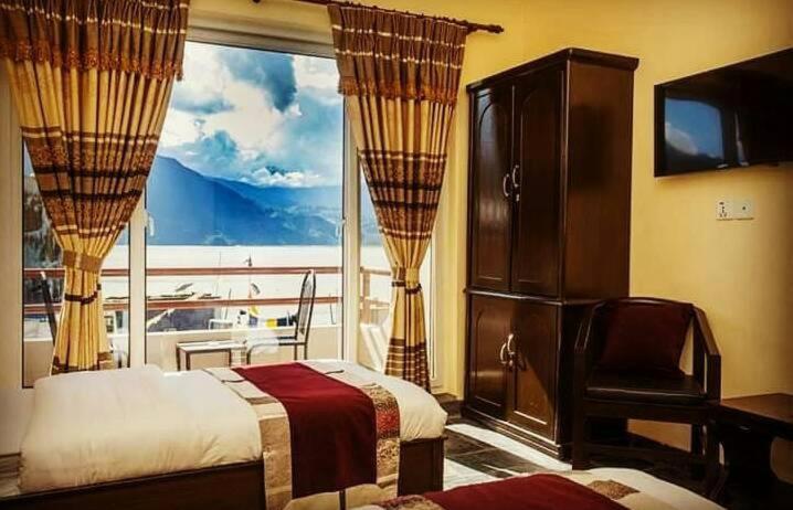 اتاق استاندارد با چشمانداز دریاچه, Kunja