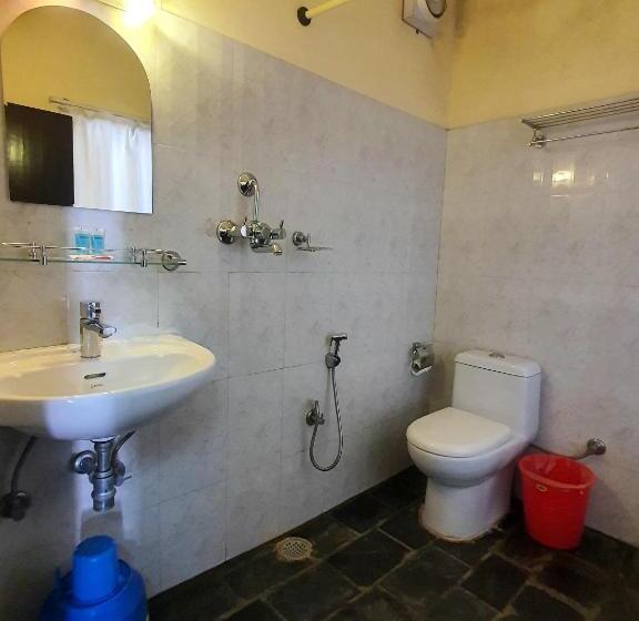 اتاق لوکس, Kunja