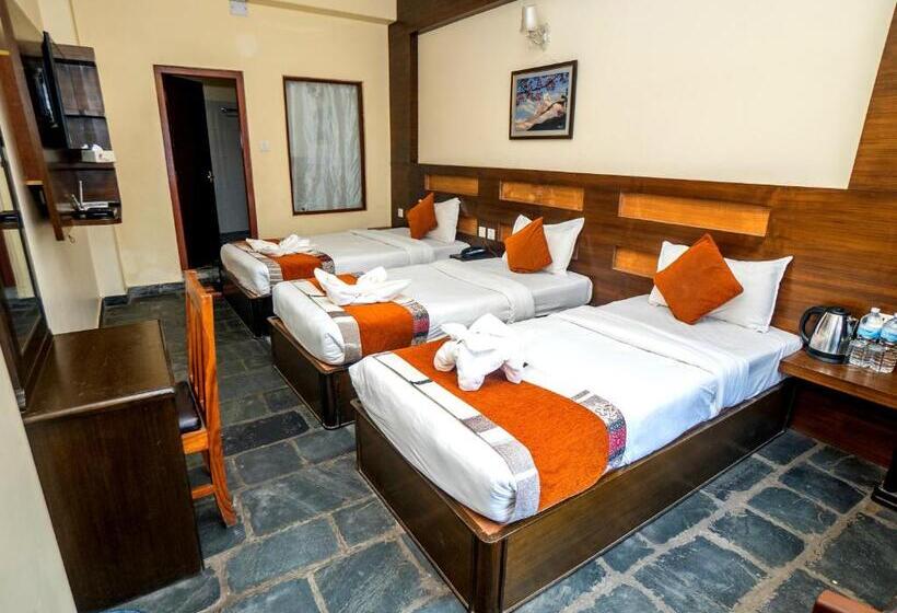 اتاق استاندارد سه نفره, Kunja