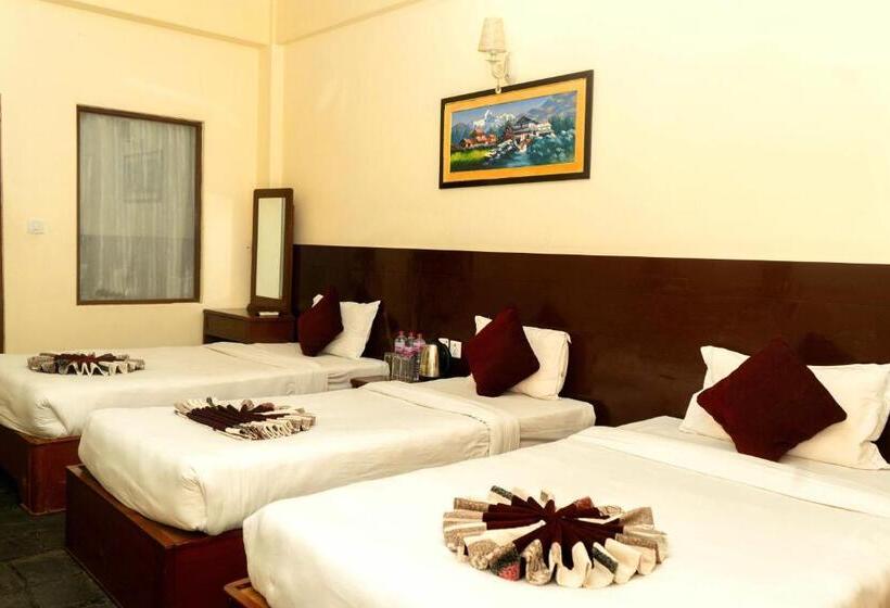 اتاق استاندارد سه نفره, Kunja