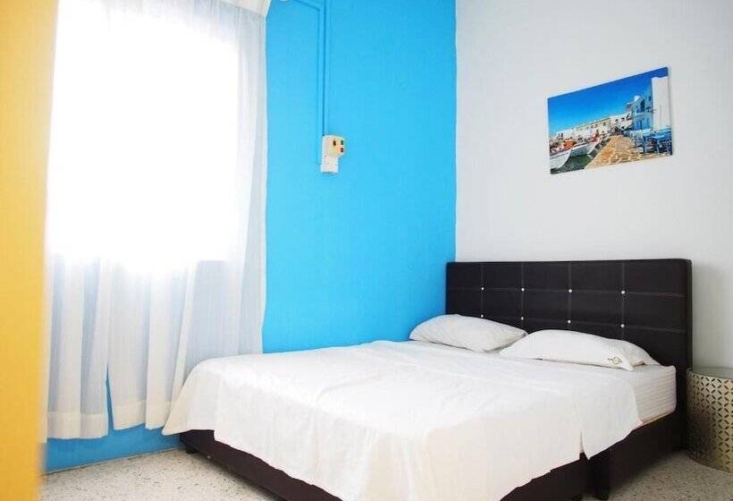 חדר סטנדרט לשלושה עם חדר אמבטיה משוף, Mac Inn 94