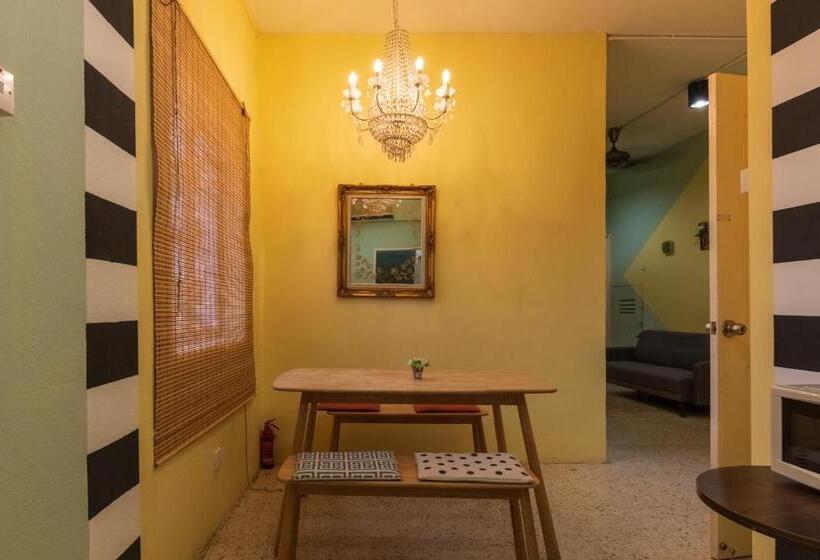 חדר סטנדרט לשלושה עם חדר אמבטיה משוף, Mac Inn 94