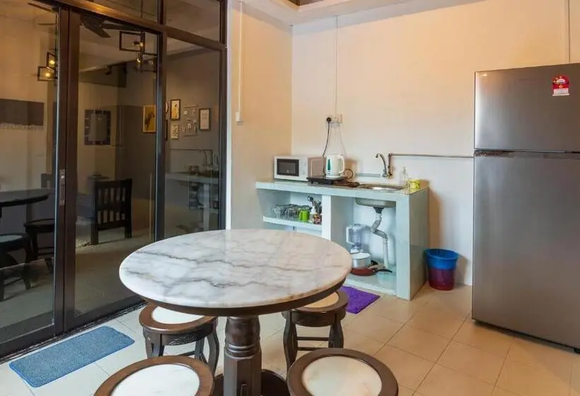 اتاق خانوادگی با سرویس بهداشتی مشترک, Mac Inn 94