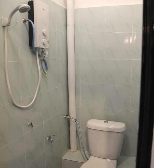 חדר משפחתי חדר אמבטיה משותף, Mac Inn 94