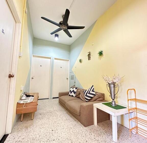 חדר סטנדרט לשלושה עם חדר אמבטיה משוף, Mac Inn 94