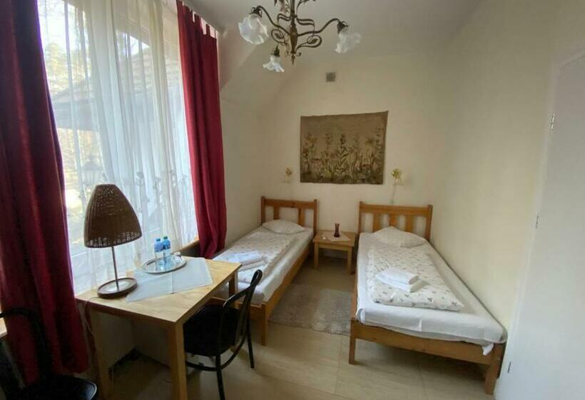 스탠다드 룸, Krzysin