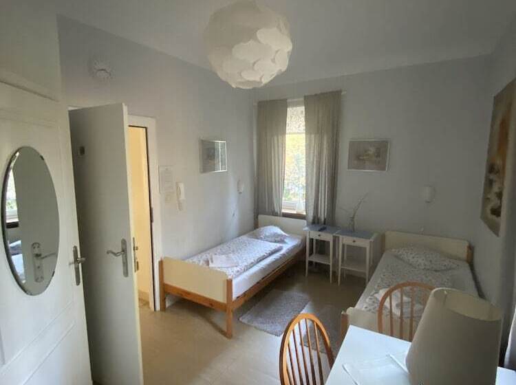 스탠다드 룸, Krzysin