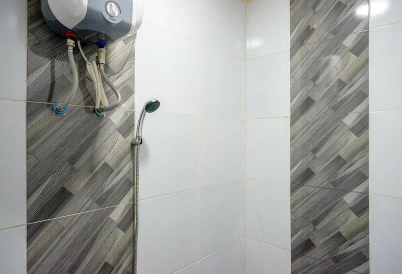 スーペリアールーム, Reddoorz Near Universitas Negeri Makassar 3