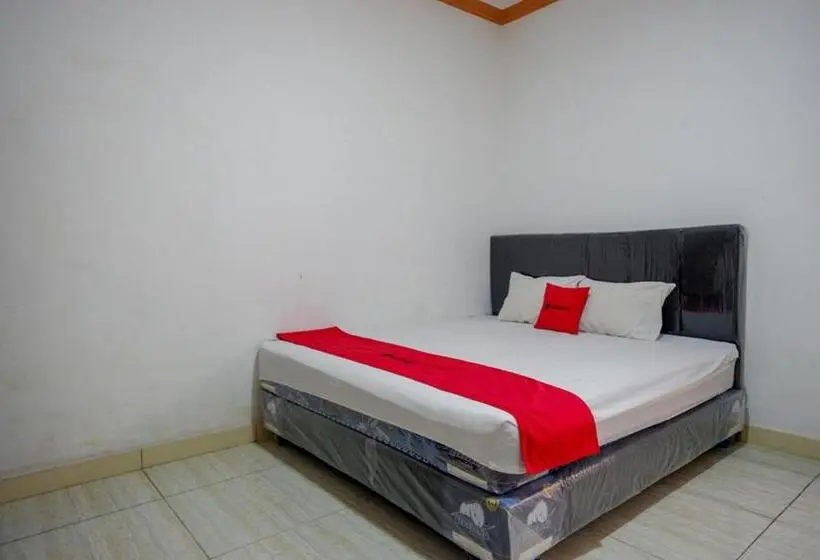 スーペリアールーム, Reddoorz Near Universitas Negeri Makassar 3