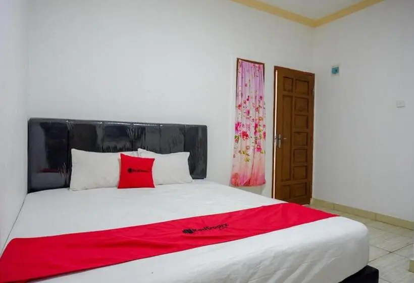 スーペリアールーム, Reddoorz Near Universitas Negeri Makassar 3