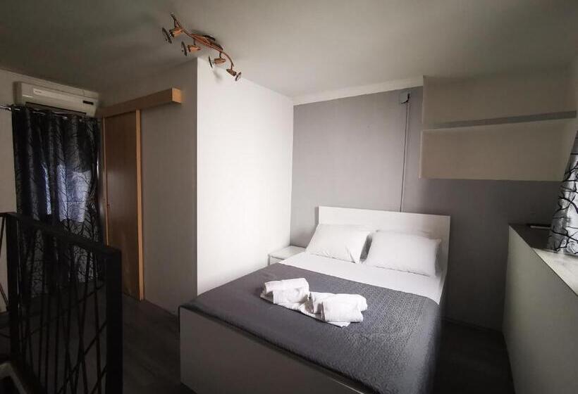 발코니 디럭스 룸, Rooms Pama