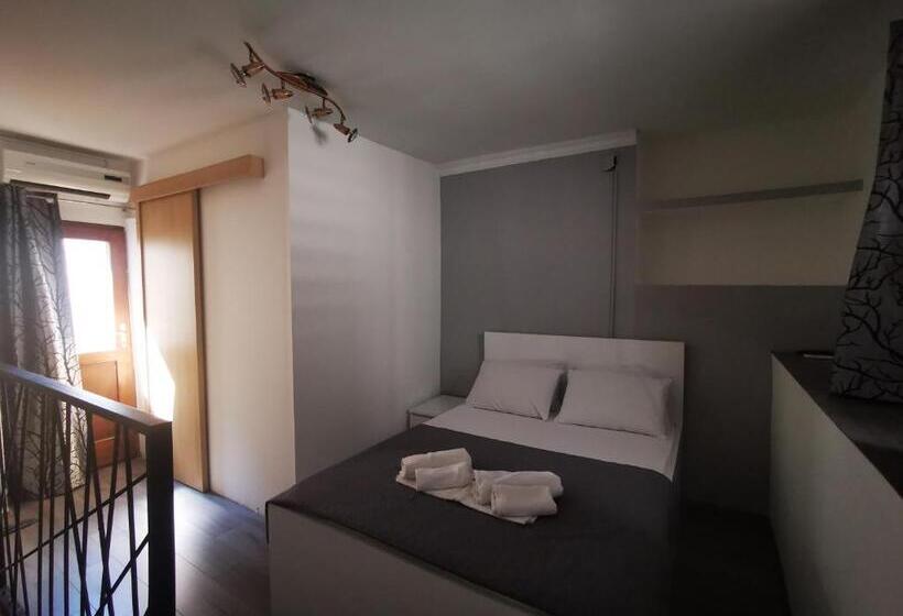 발코니 디럭스 룸, Rooms Pama