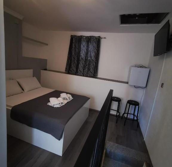 발코니 디럭스 룸, Rooms Pama