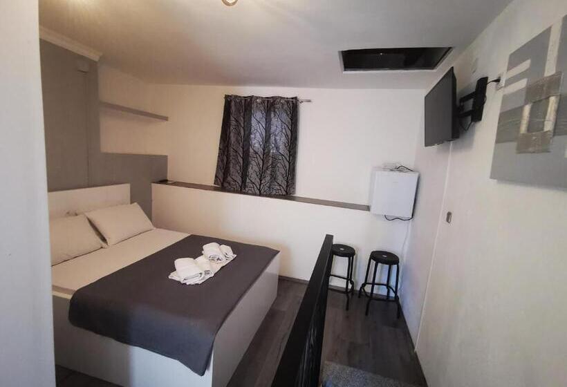 Номер Deluxe с Балконом, Rooms Pama