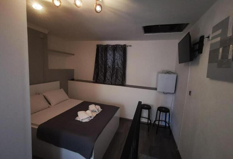 발코니 디럭스 룸, Rooms Pama