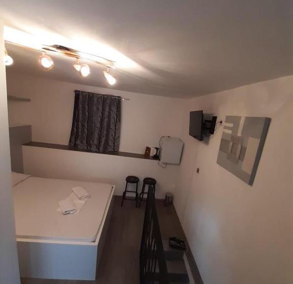 발코니 디럭스 룸, Rooms Pama