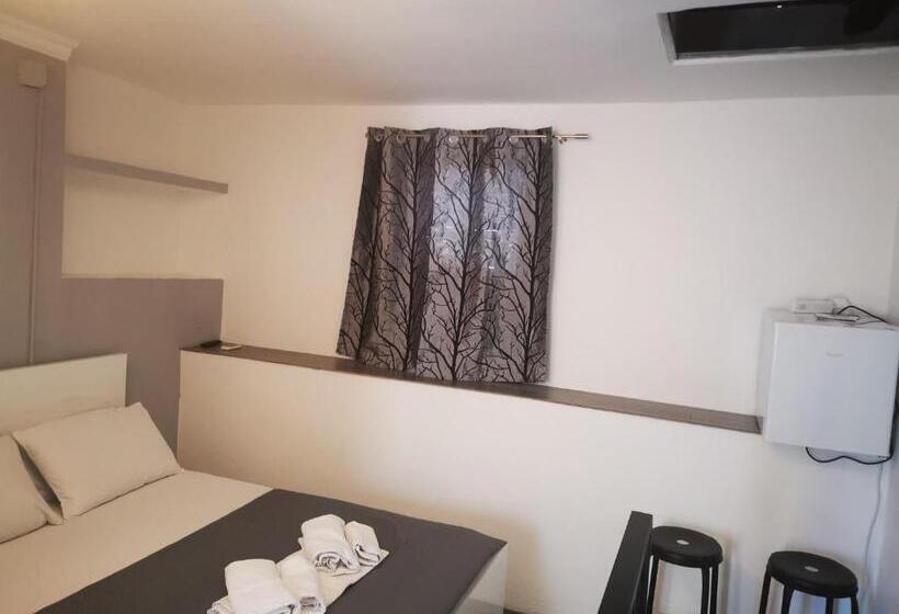 발코니 디럭스 룸, Rooms Pama