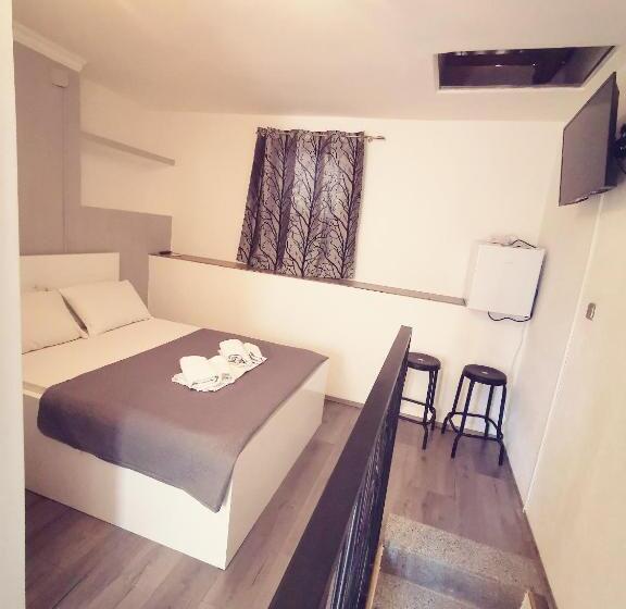 발코니 디럭스 룸, Rooms Pama