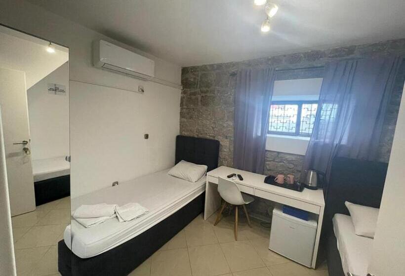 발코니 디럭스 룸, Rooms Pama