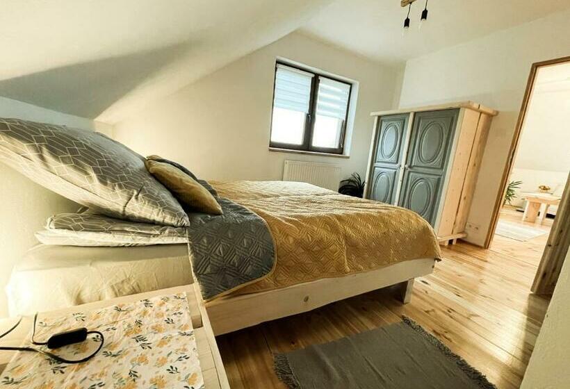 آپارتمان 1 خوابه, Chata Na Końcu świata