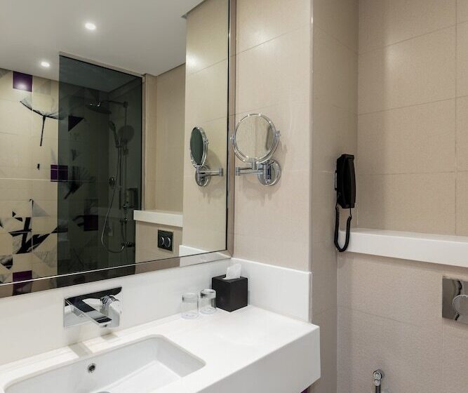 اتاق استاندارد با تخت بزرگ, Studio M Al Barsha Hotel By Millennium